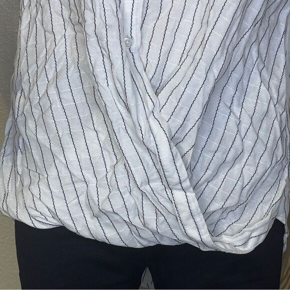 NWT BCBGeneration Faux Wrap 3/4 Sleeve Striped Blouse White Black Size XS - Picture 3 of 16